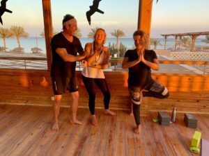 Mit dem Breakers Management Team im Yoga Pavillon